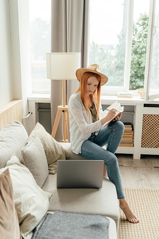 E-Sesli Sohbet Nedir? Dijital İletişimin Yeni Nesli